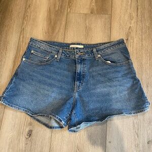 Levi’s A-line shorts